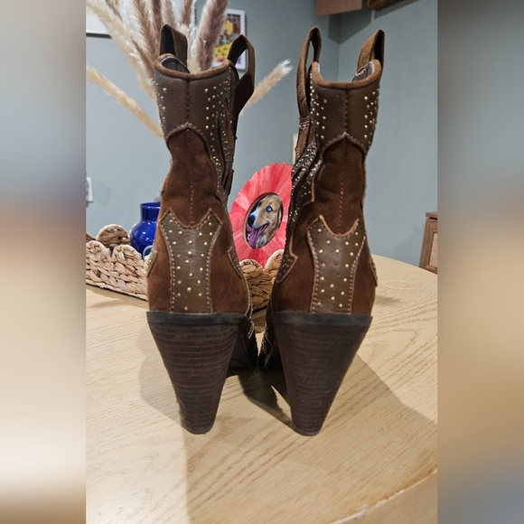 CARLOS by Carlos Santana Sterling Western Booties Bourbon. Size 7 - Picture 13 of 15